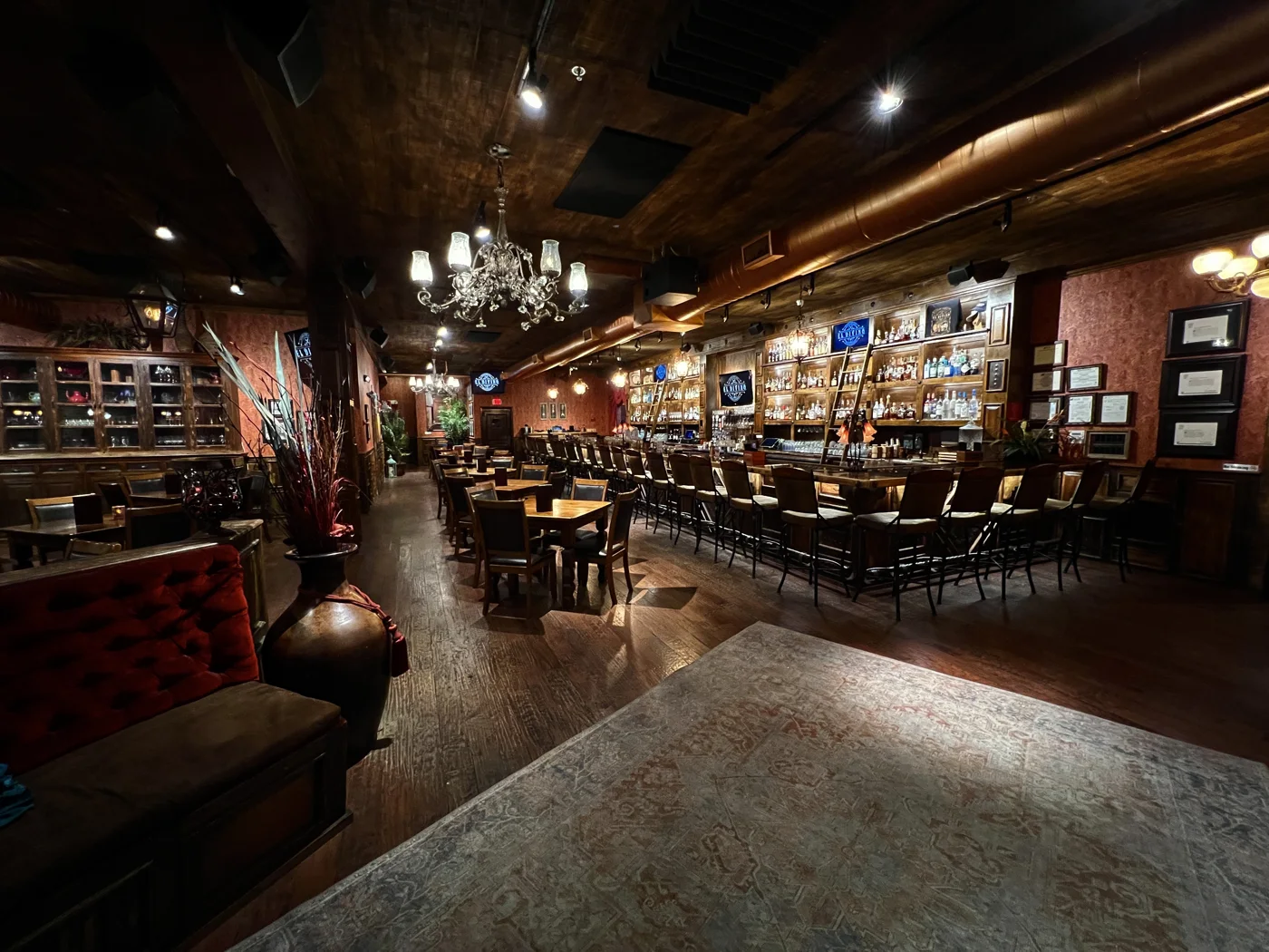 El Divino Dining & Cocktails business photo